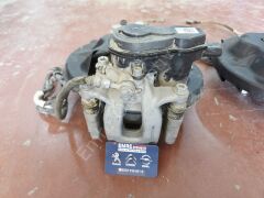 Peugeot 2008 P24 Arka Fren Merkezi Kaliper Elektrikli El Freni Çıkma